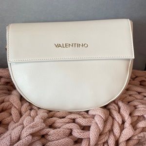 Beautiful brand new Valentino pocketbook